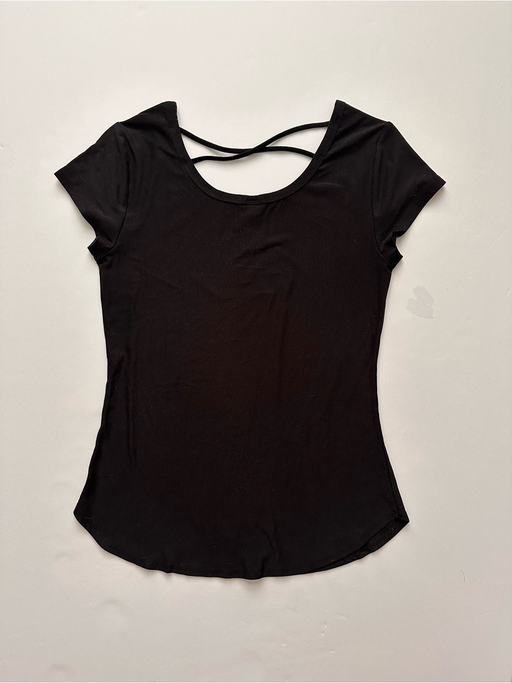 No Boundaries Black Short Sleeve Scoop Neck Top with Crisscross Back - Picture 5 of 5